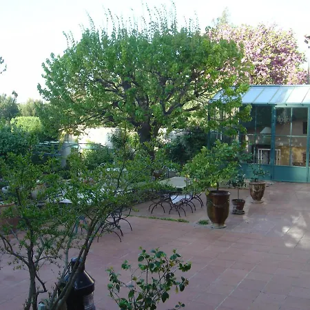 Villa & Piscine, Calme Absolu, Jardin Spacieux *